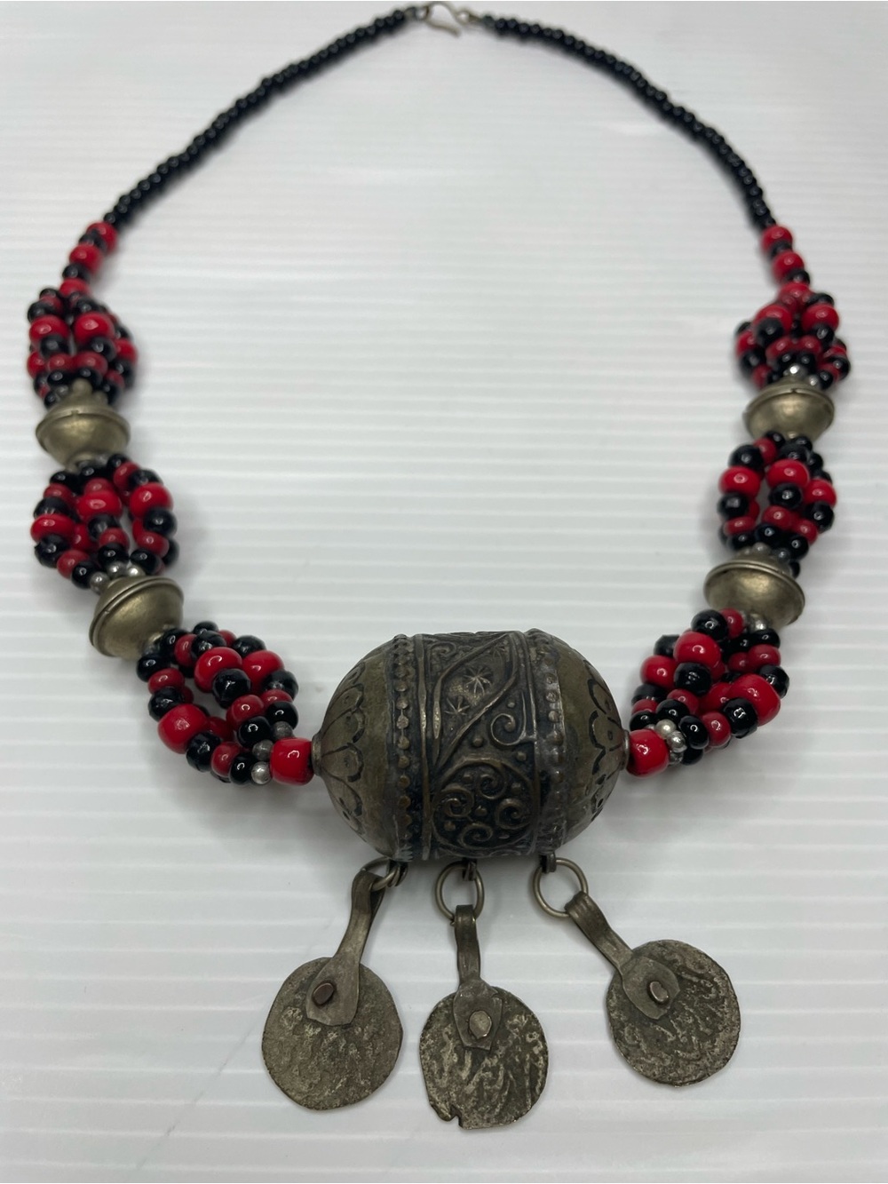 Berber Morocco Necklace w Silver Metal Egg Form Tagmout Bead Vintage